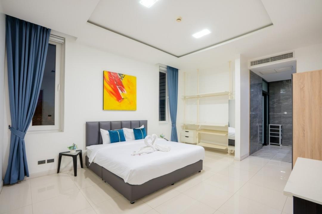 Villa Bedroom 8