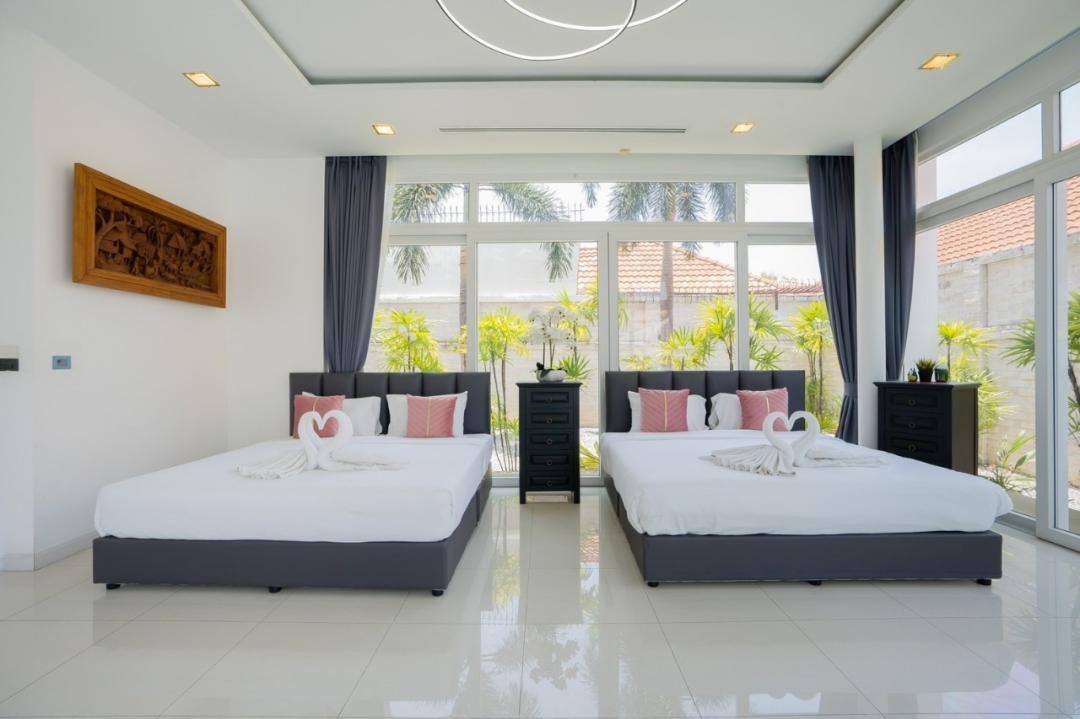 Villa Bedroom 12