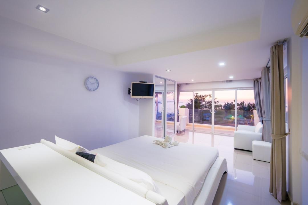 Villa Bedroom 8