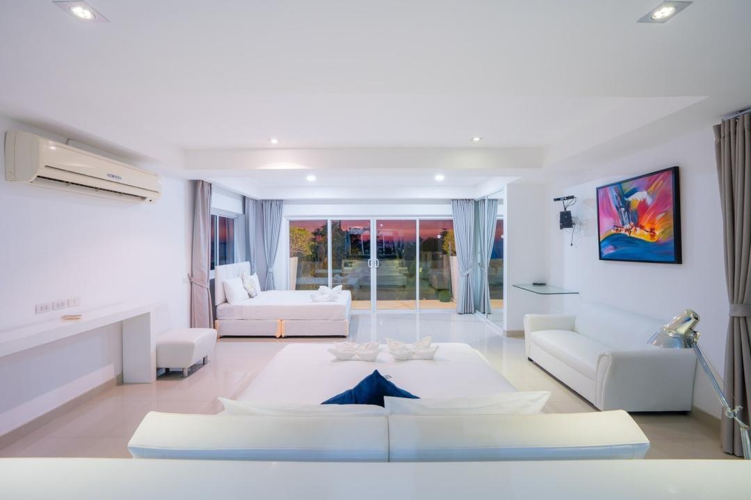 Villa Bedroom 11
