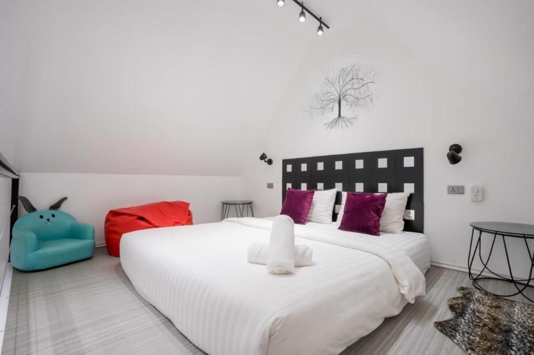 Villa Bedroom 7