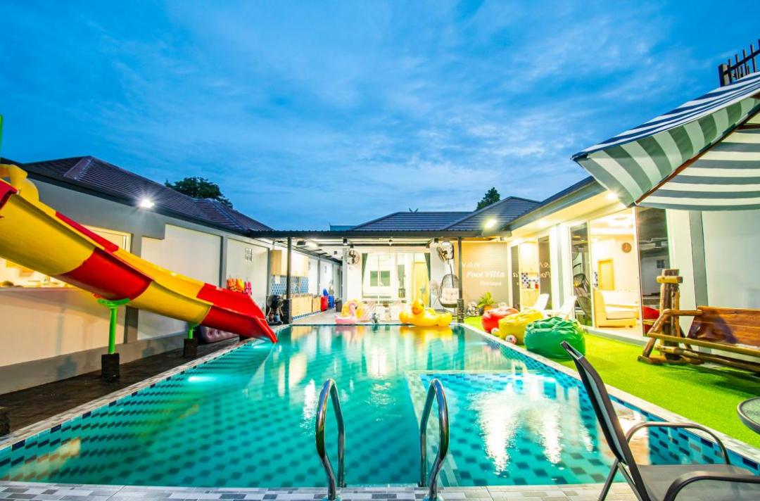 N & N - Pool Area View