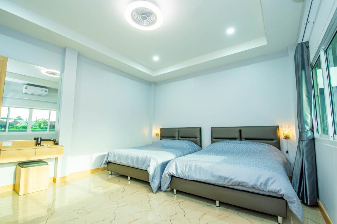 Villa Bedroom 8