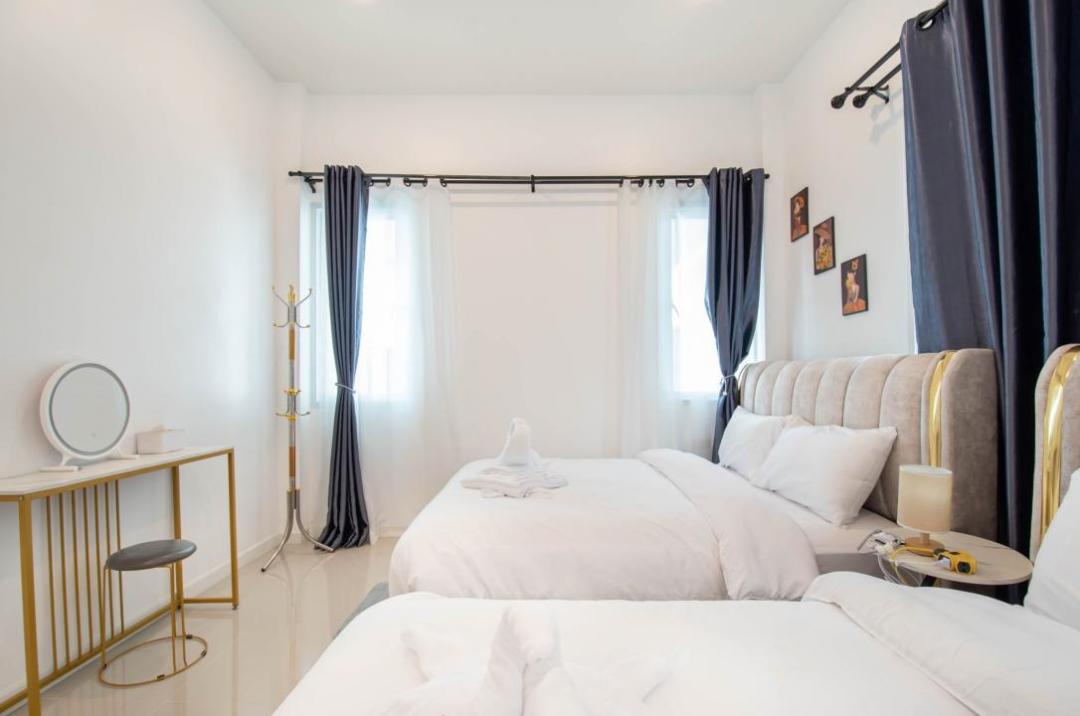 Villa Bedroom 6
