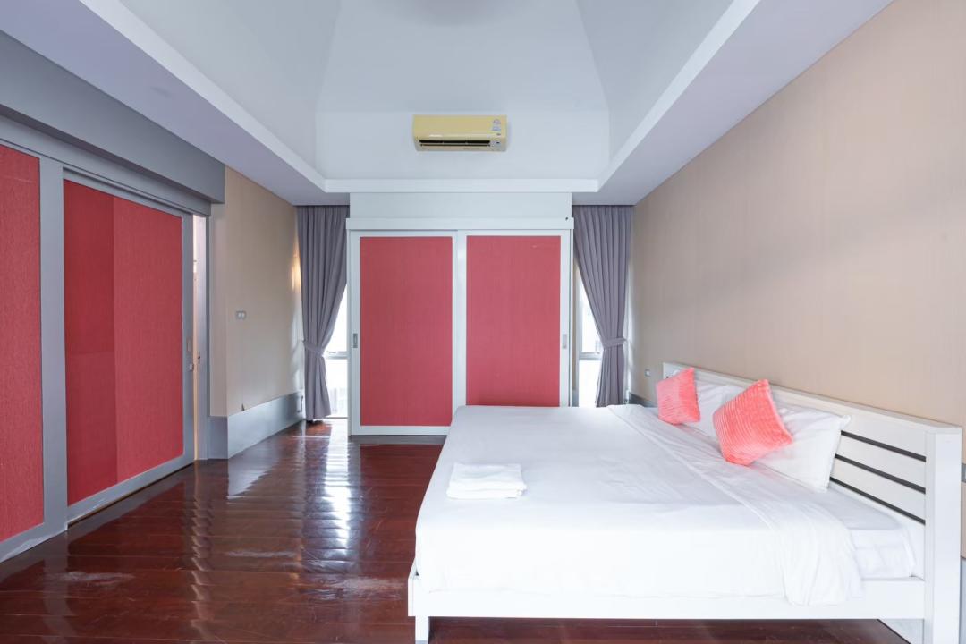 Villa Bedroom 6