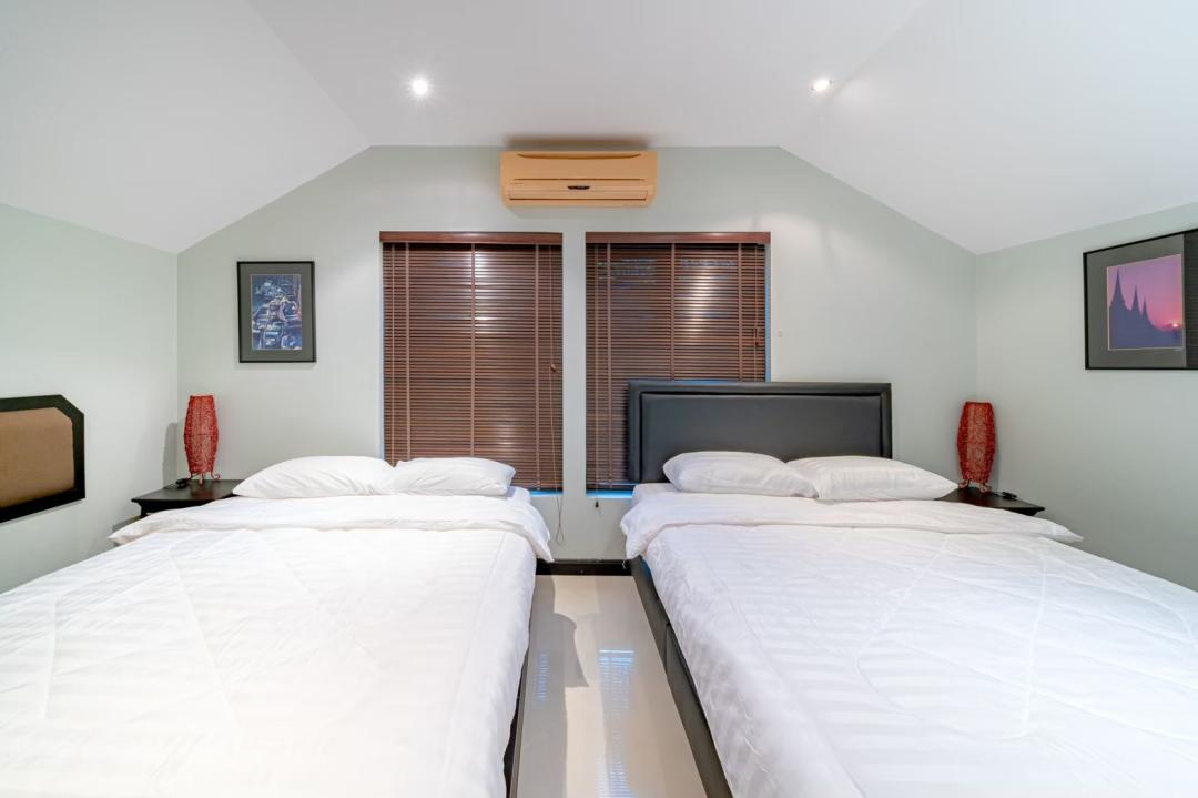 Villa Bedroom 8