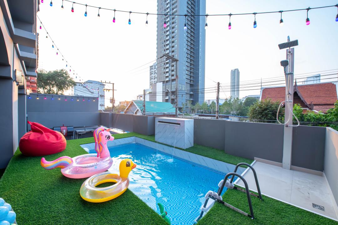 Pattaya Beach - Cover Photo