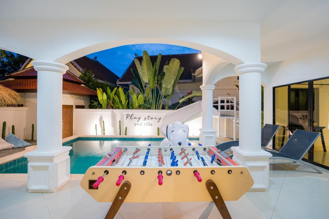 Play Story - Living Area