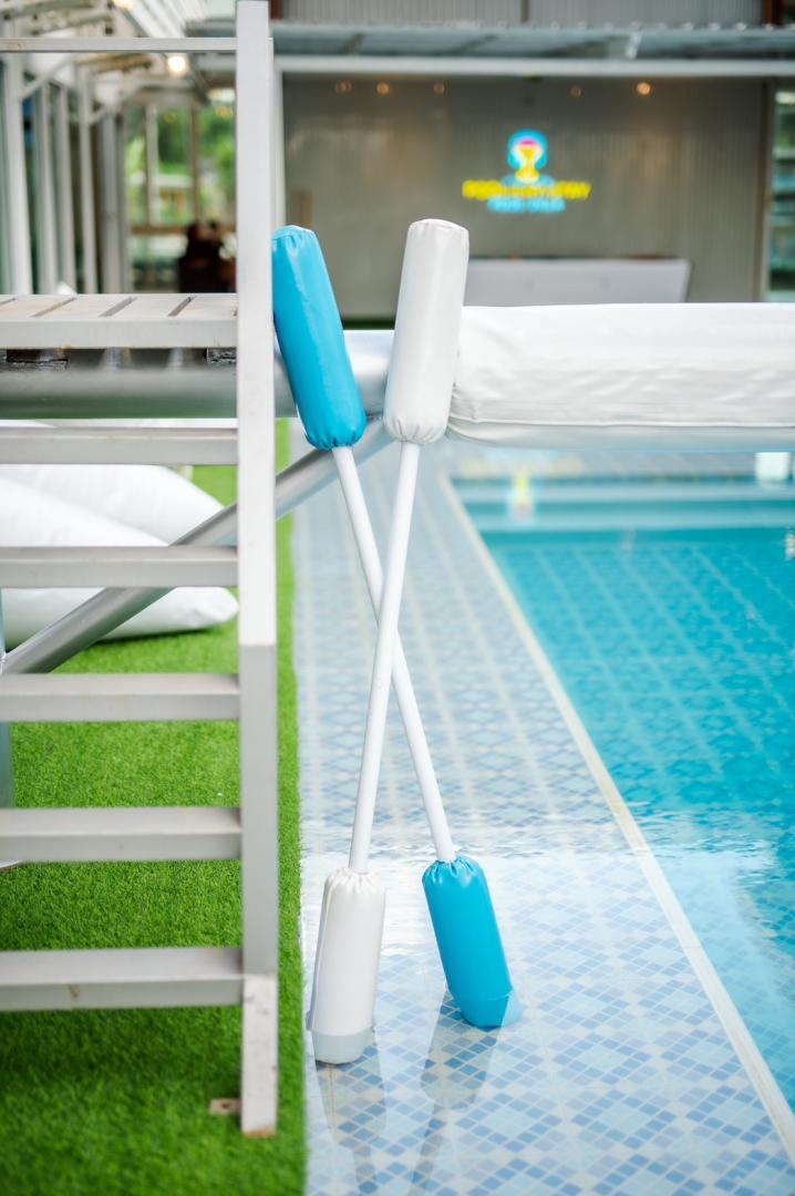 Pool Lay Stay 32