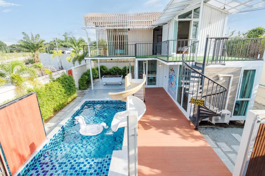 Pool Lay Stay - X1 - Pool Area View