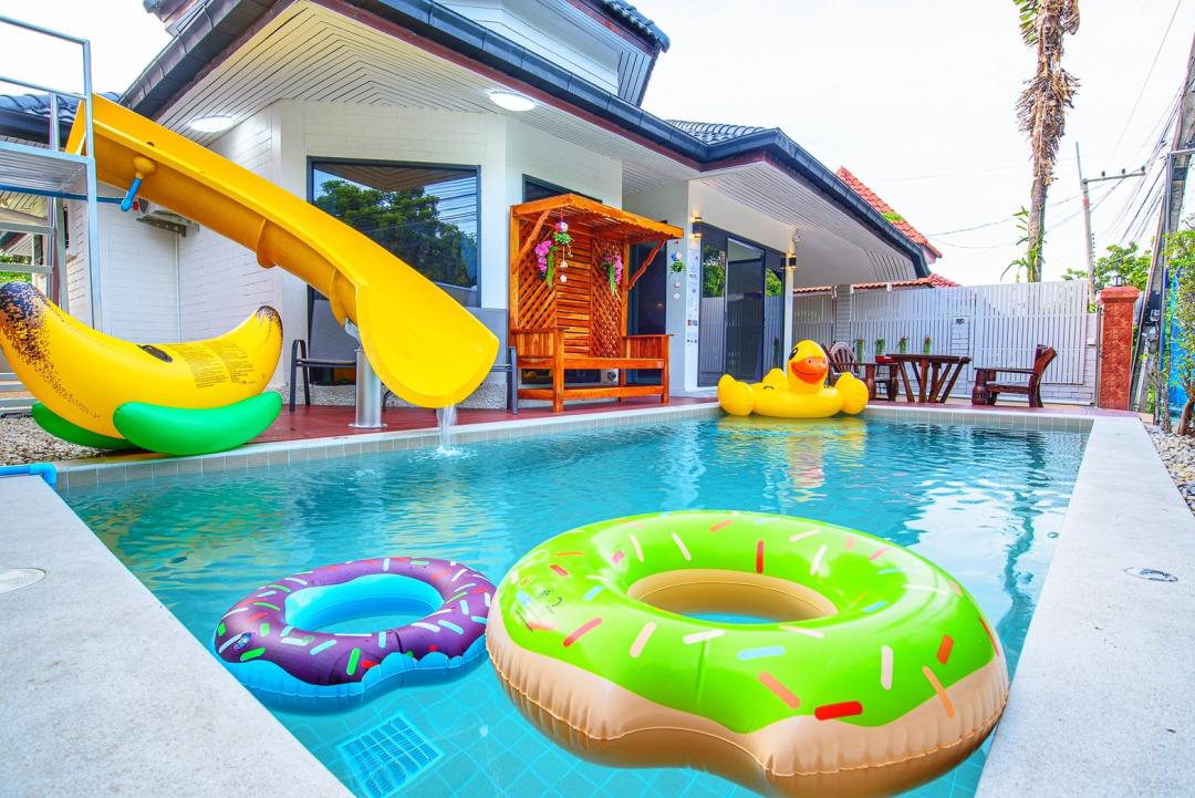 Popnew - Pool Area View