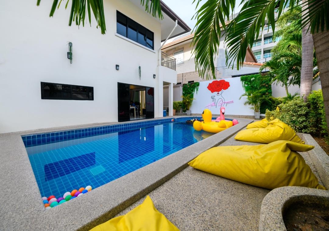 Pratumnak 6 - Pool Area View