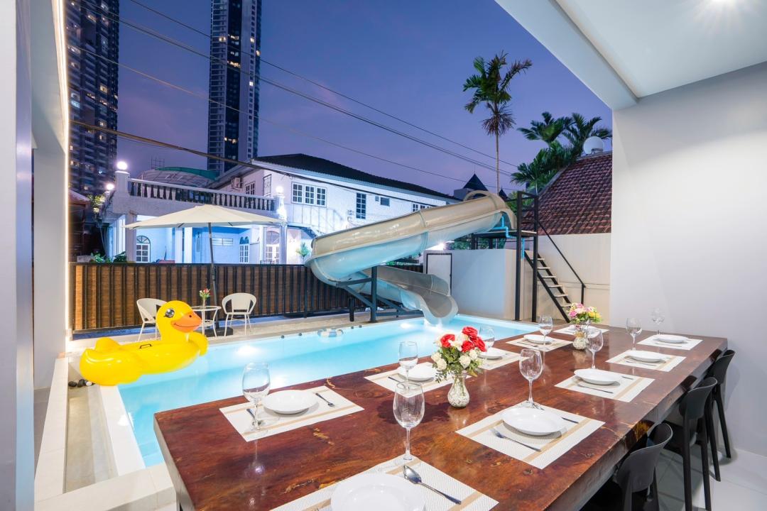 Premier Beach - Living Area