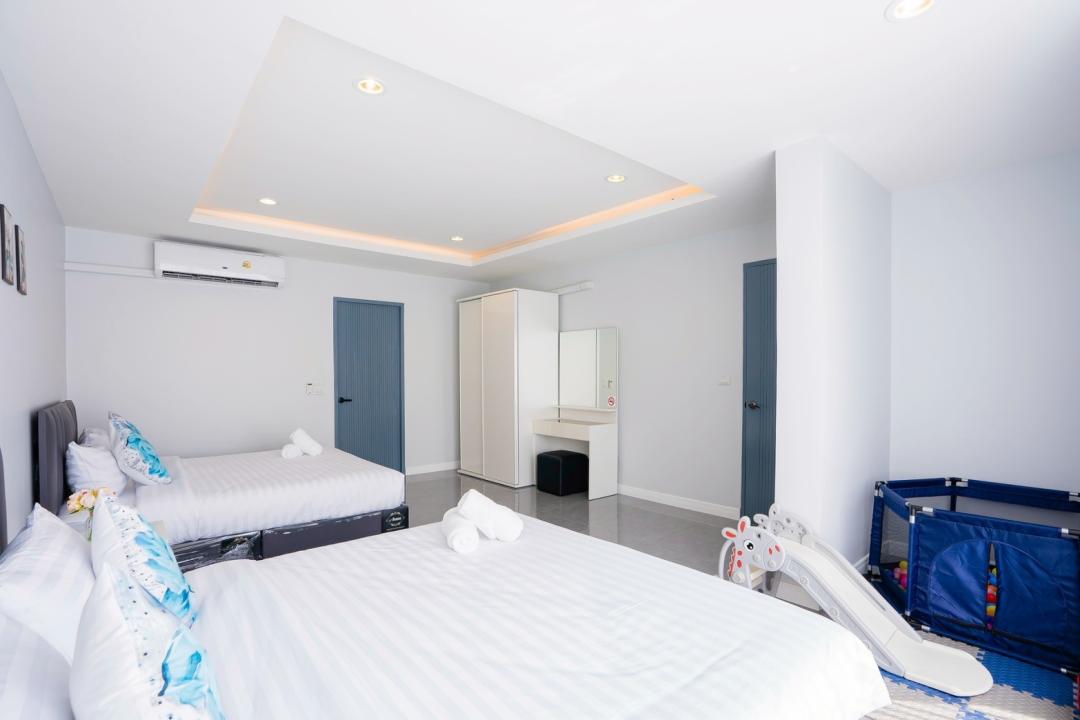 Villa Bedroom 4