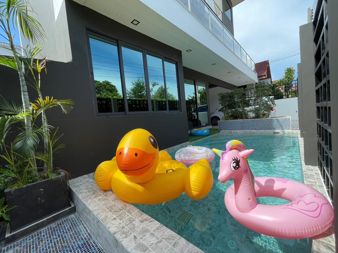 Prime Asia 2B - Pool Area View