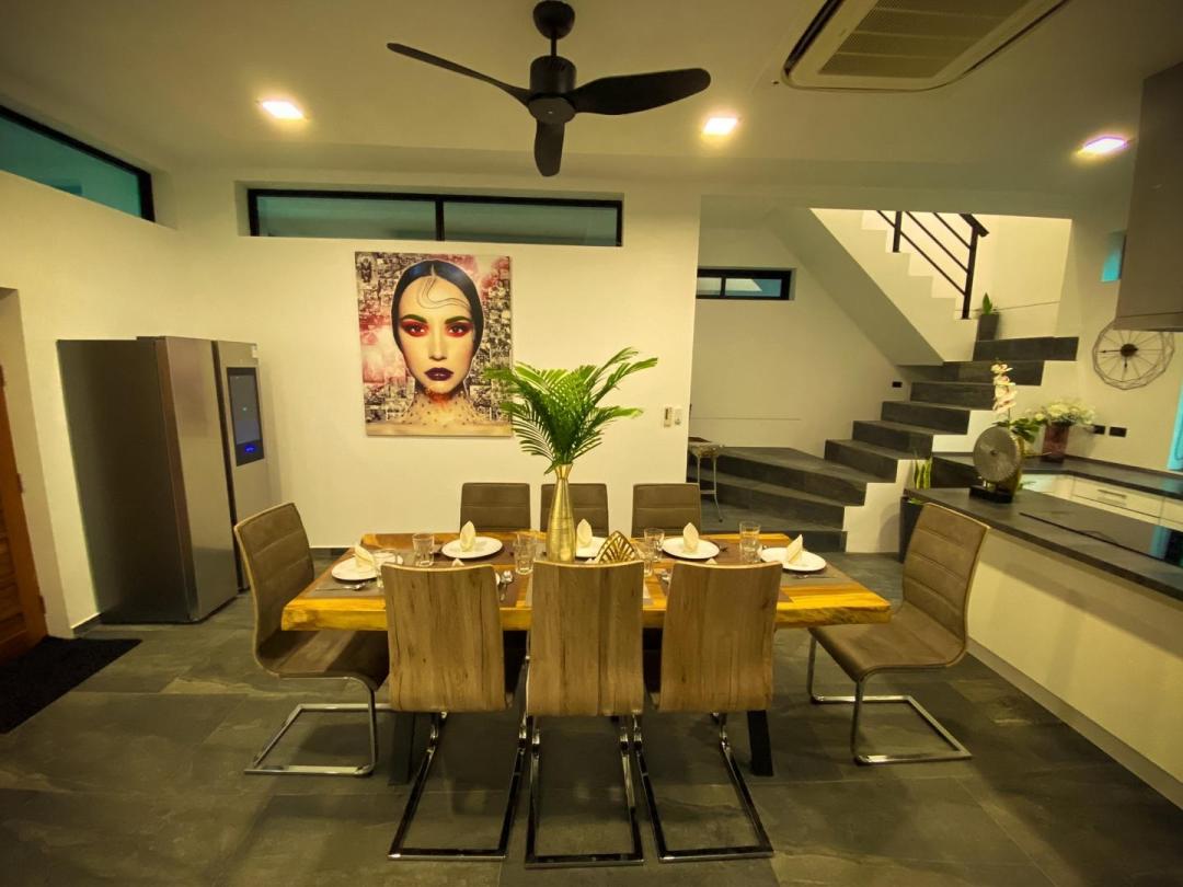 Prime Asia C5 - Living Area
