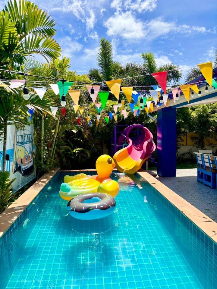 Richy 11 - Pool Area View