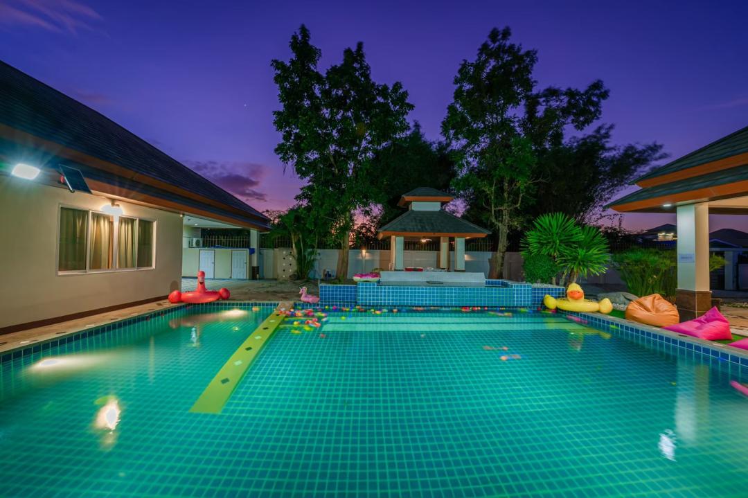 Rosé House - Pool Area View