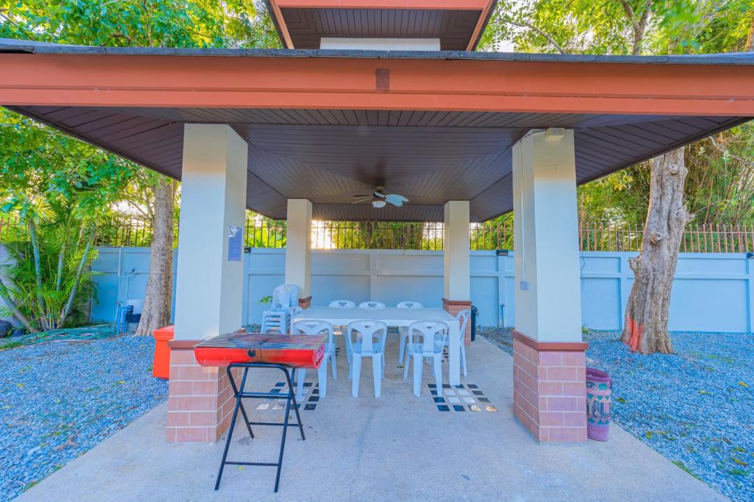 Rosé House - Cover Photo