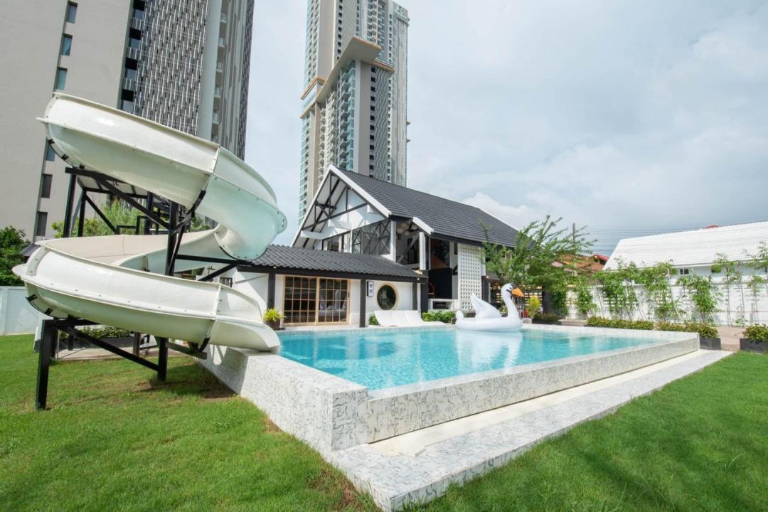 Saga Pool House - Pool Area View