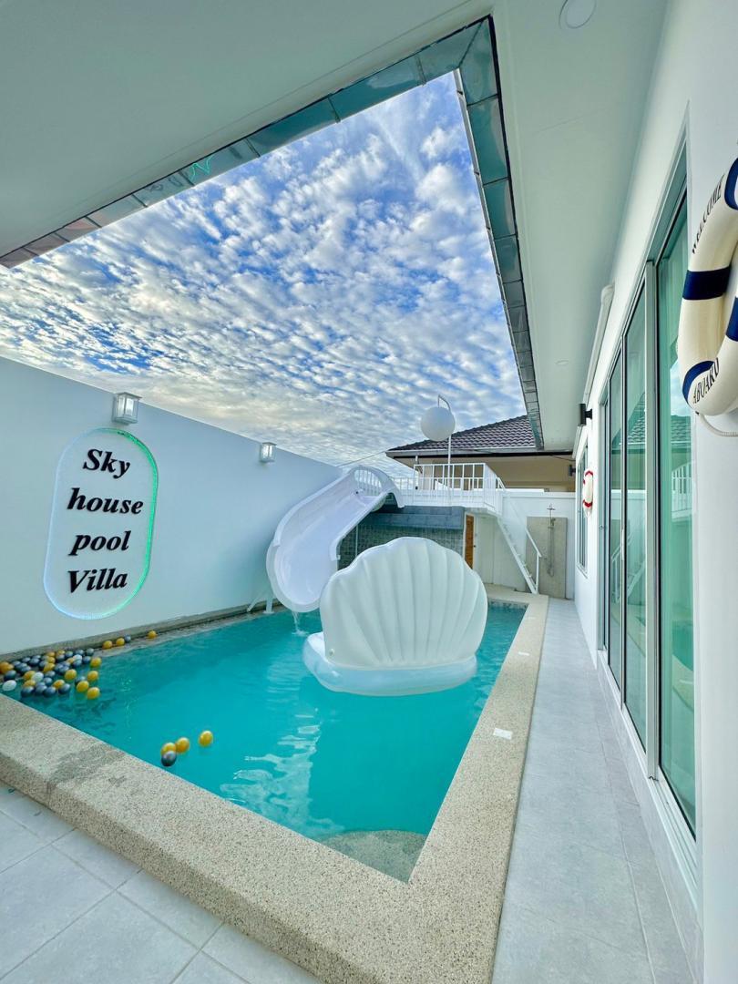 Sky House - Pool Area View