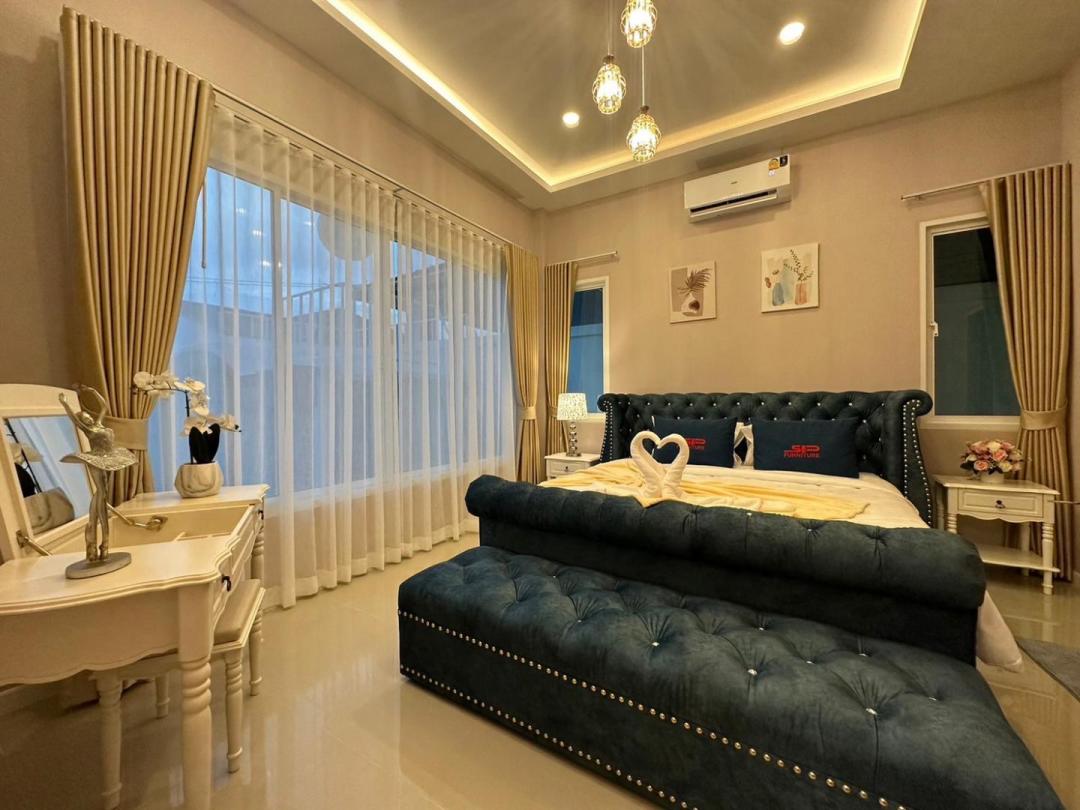 Villa Bedroom 5