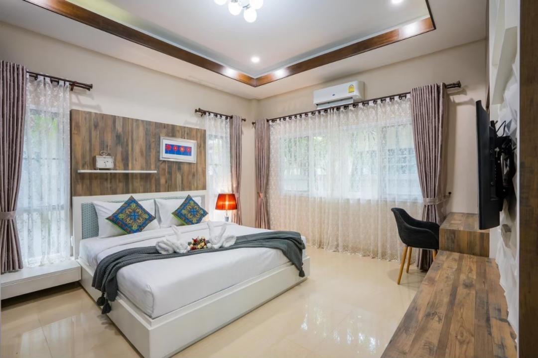 Villa Bedroom 8