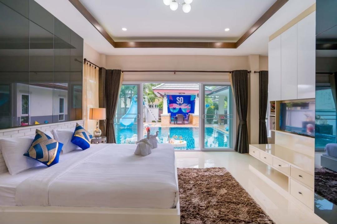 Villa Bedroom 9