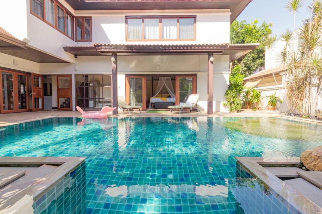 Bali Heaven - Living Area