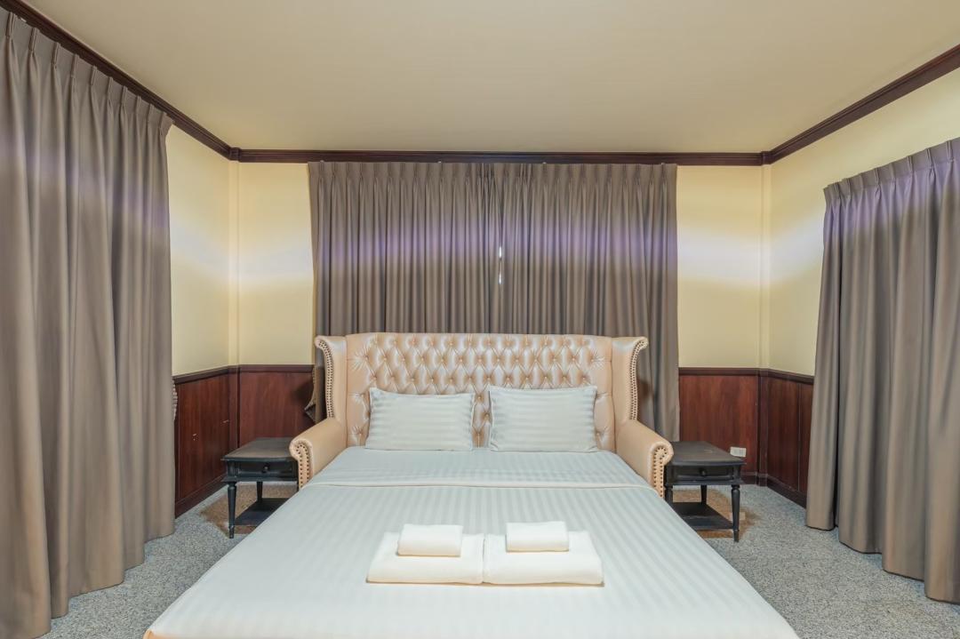 Villa Bedroom 2