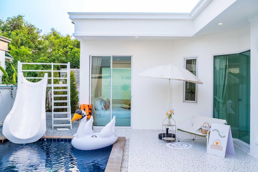 Sunset - Living Area