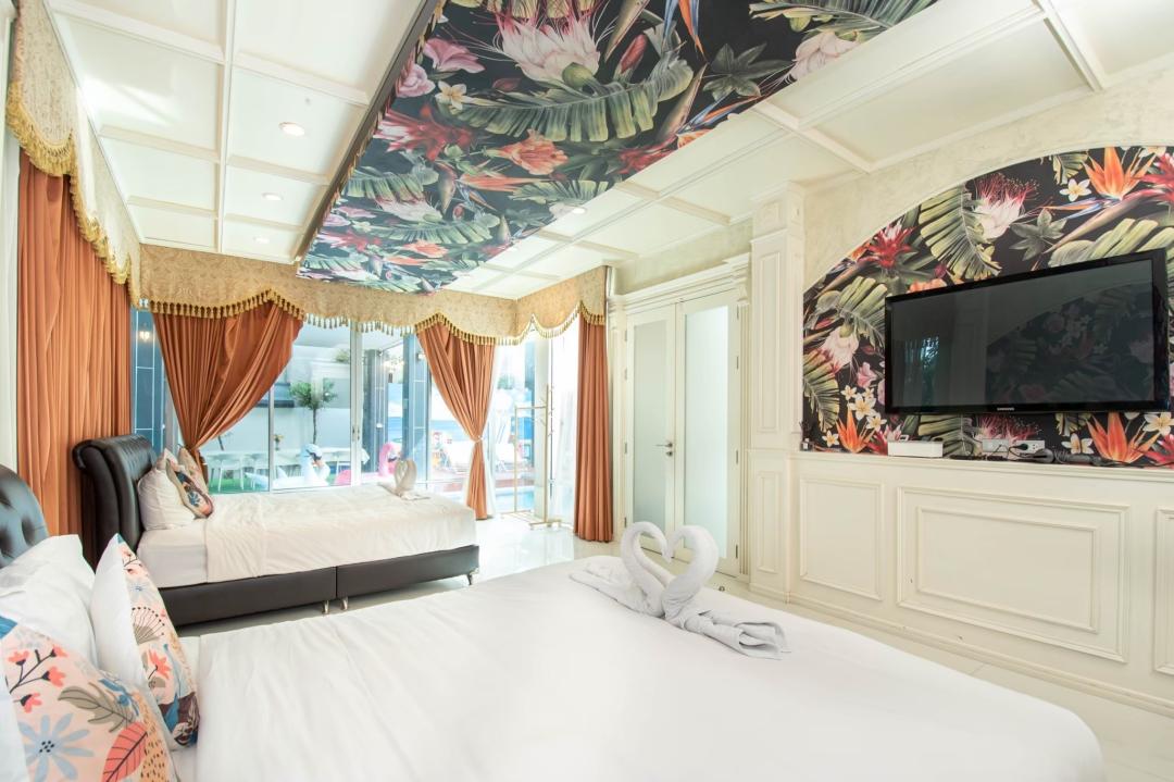 Villa Bedroom 8