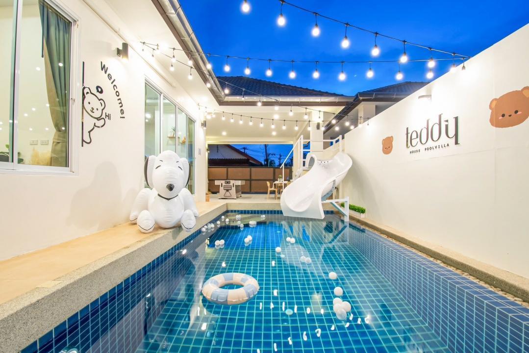Teddy - Bedroom View