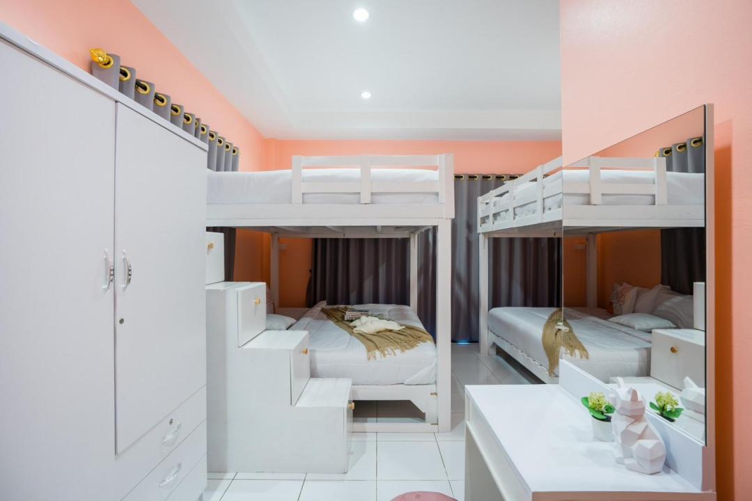 Villa Bedroom 8