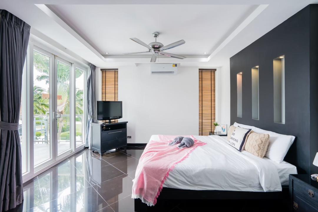 Villa Bedroom 6