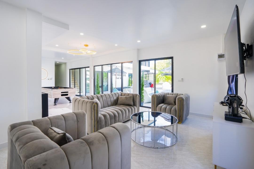 The Moment - Living Area