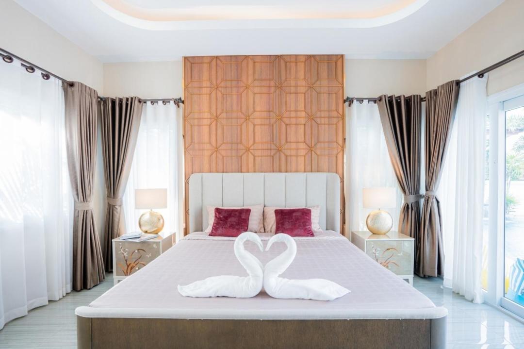 Villa Bedroom 8