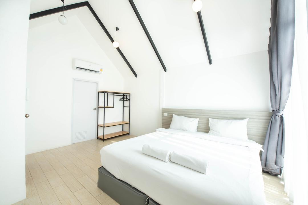 Villa Bedroom 8
