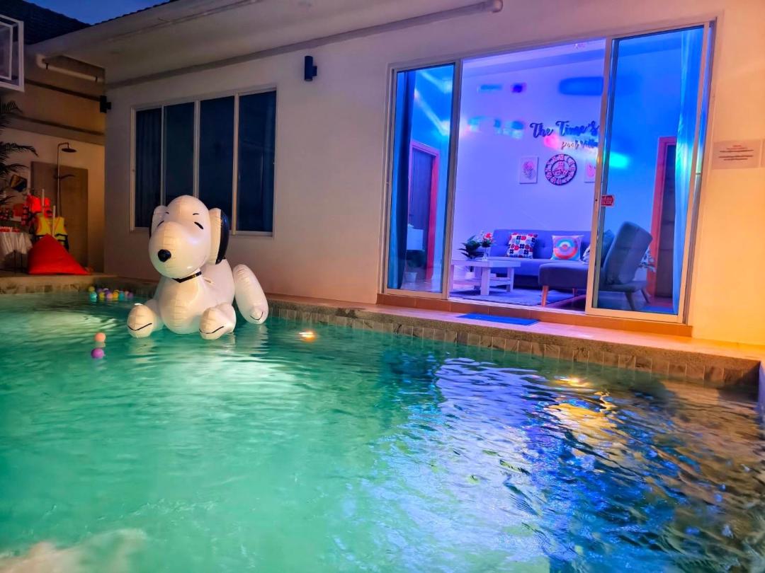 The Time's - Pool Area View