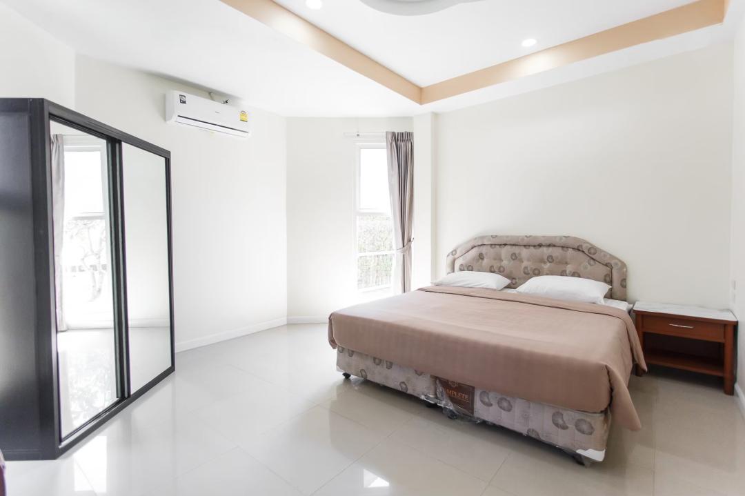 Villa Bedroom 2
