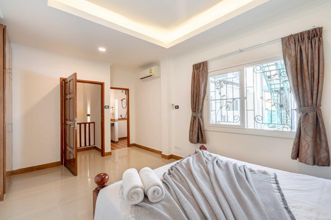 Villa Bedroom 8