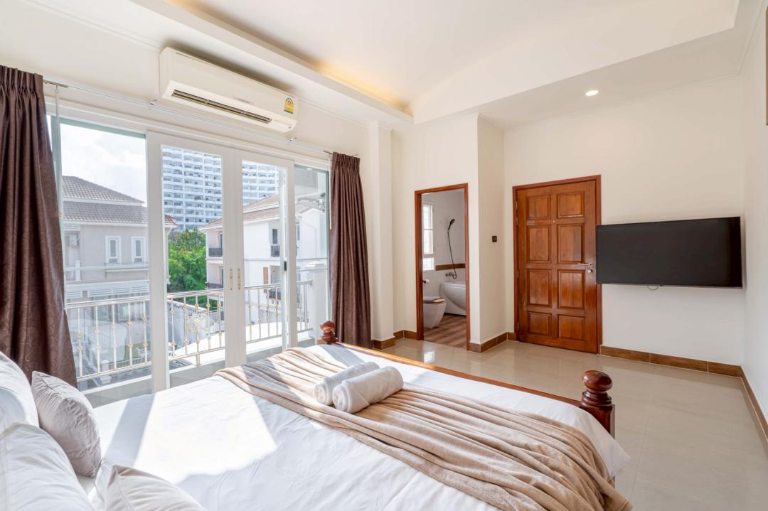 Villa Bedroom 6