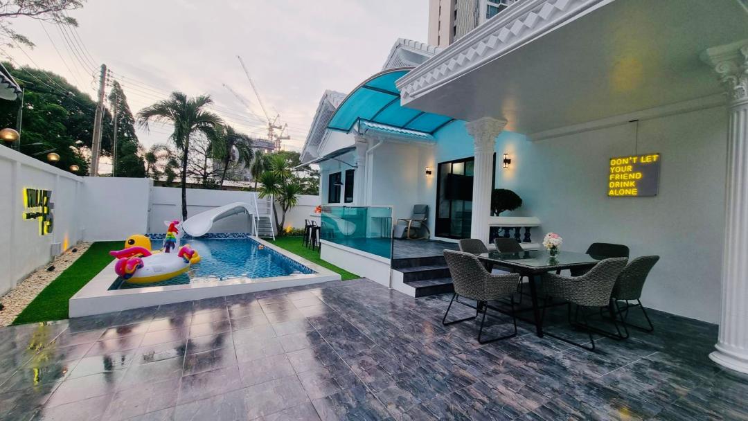Villa 35 Wong Amat - Pool Area View