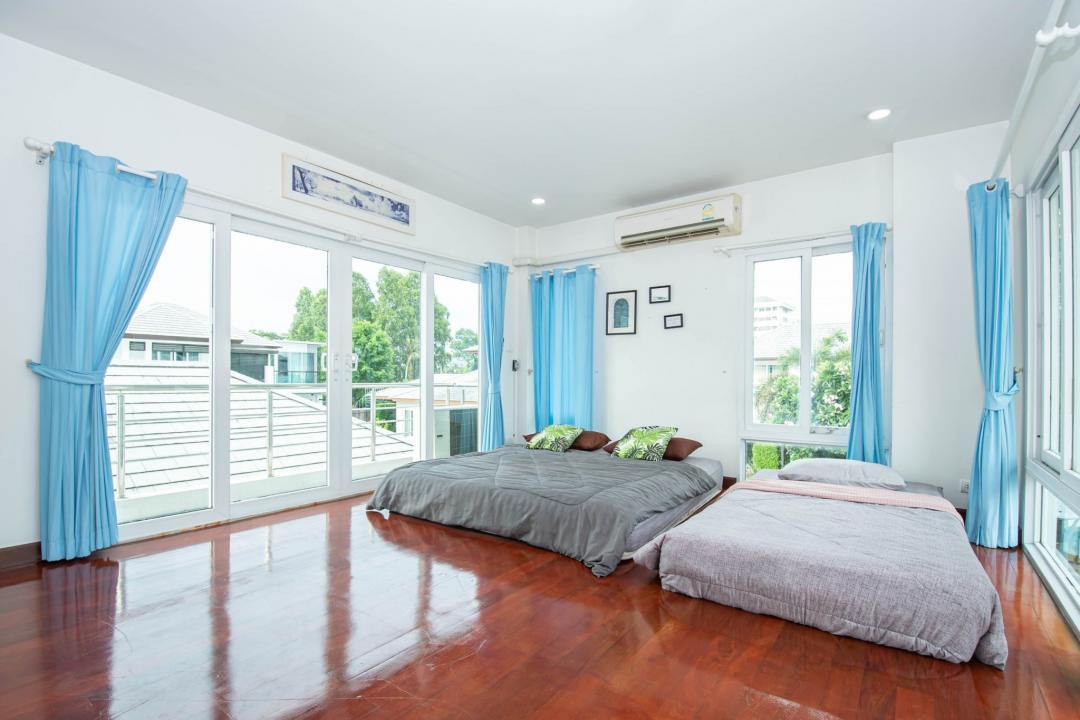 Villa Bedroom 1