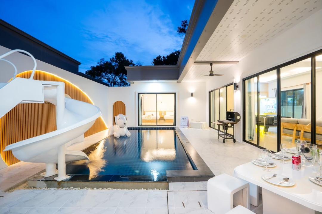 Villa Whale - Pool Area View