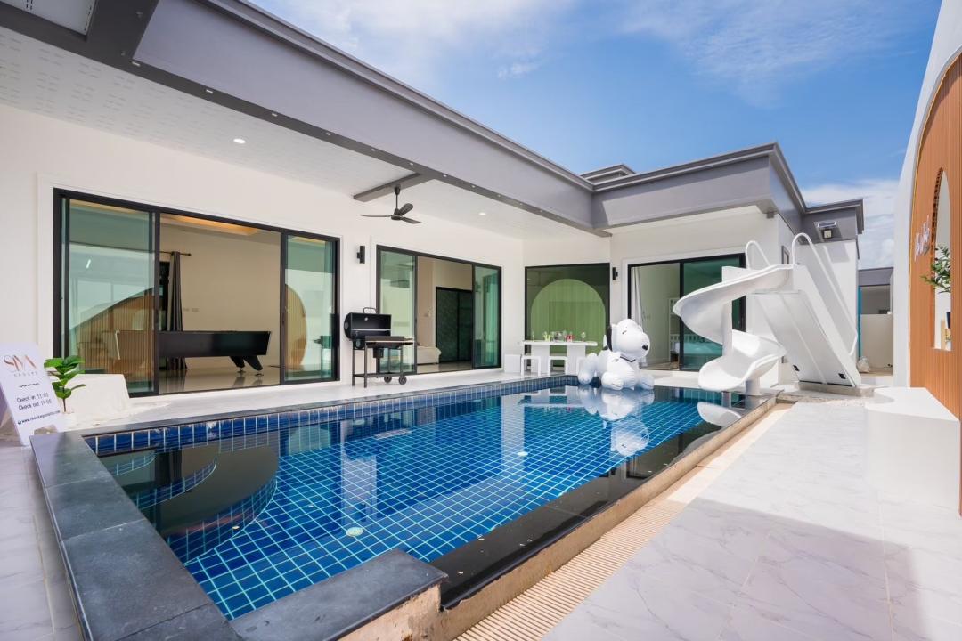 Villa Whale