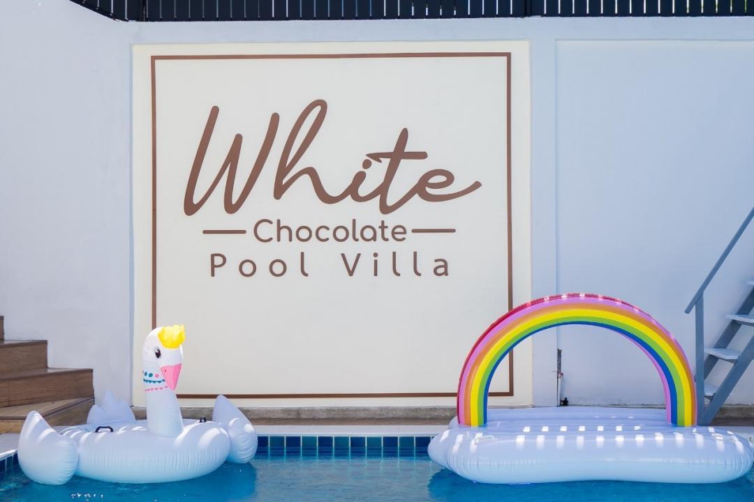 White Chocolate - Living Area