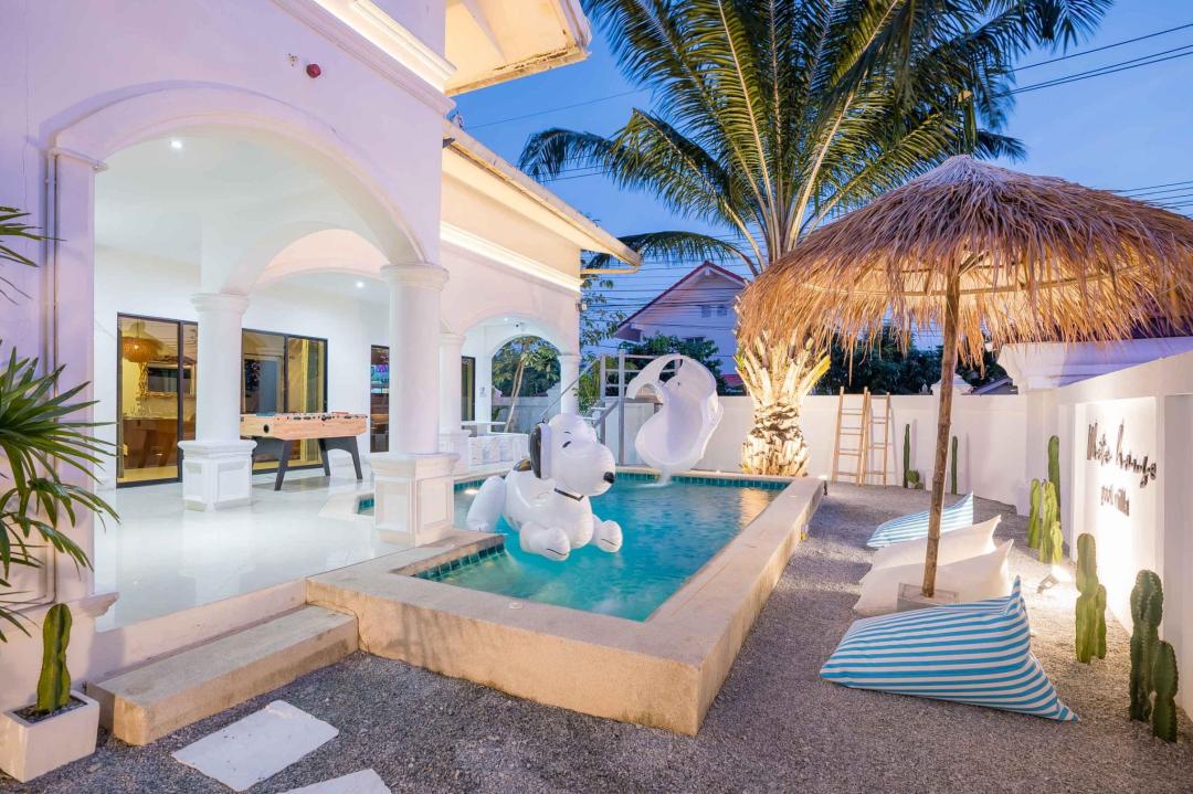 White House - Villa Interior View