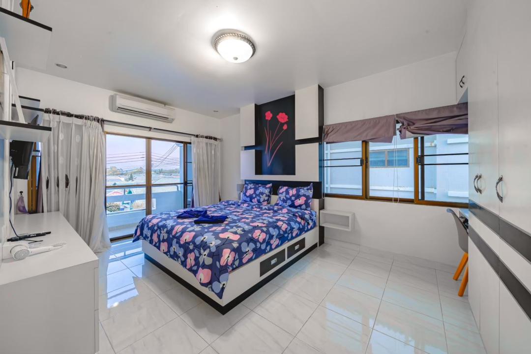 Villa Bedroom 1