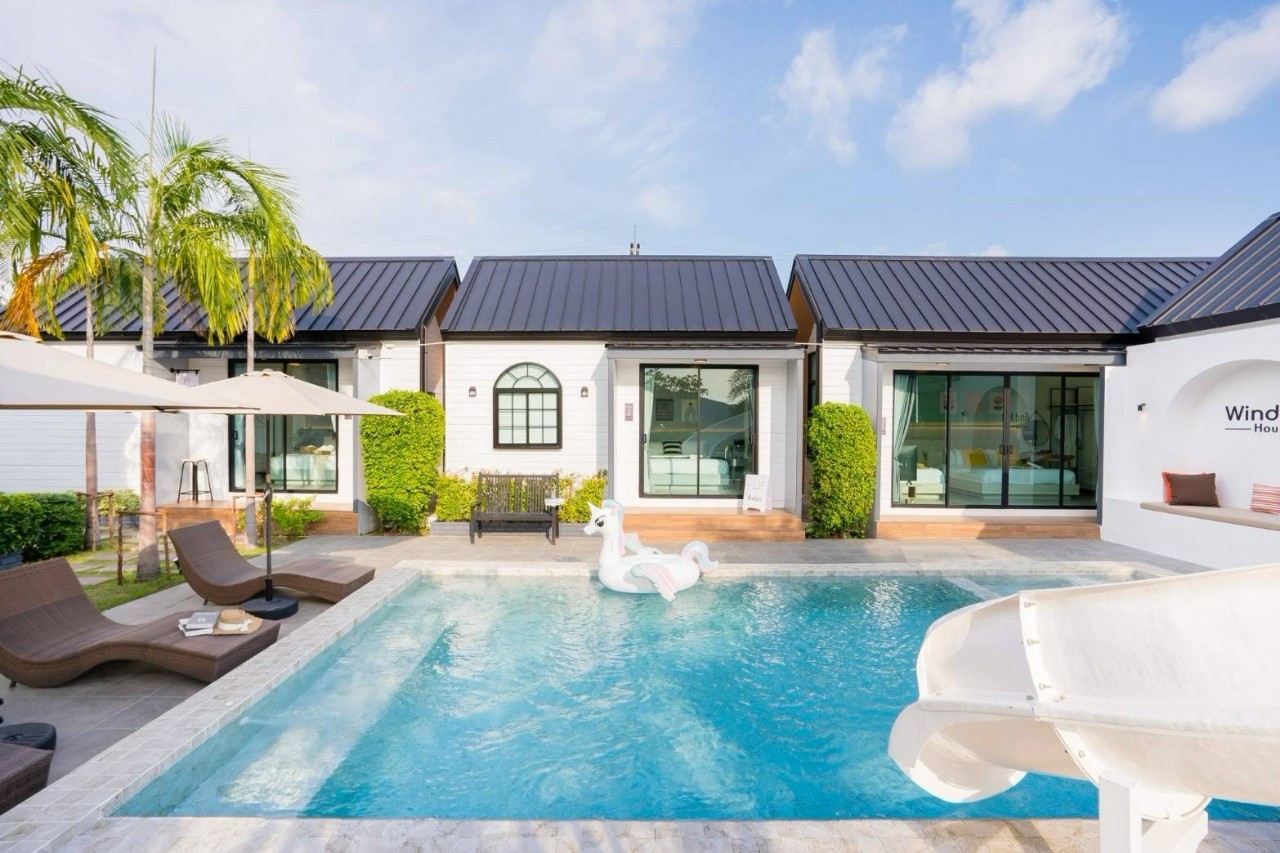 Wind Hill - Pool Area View